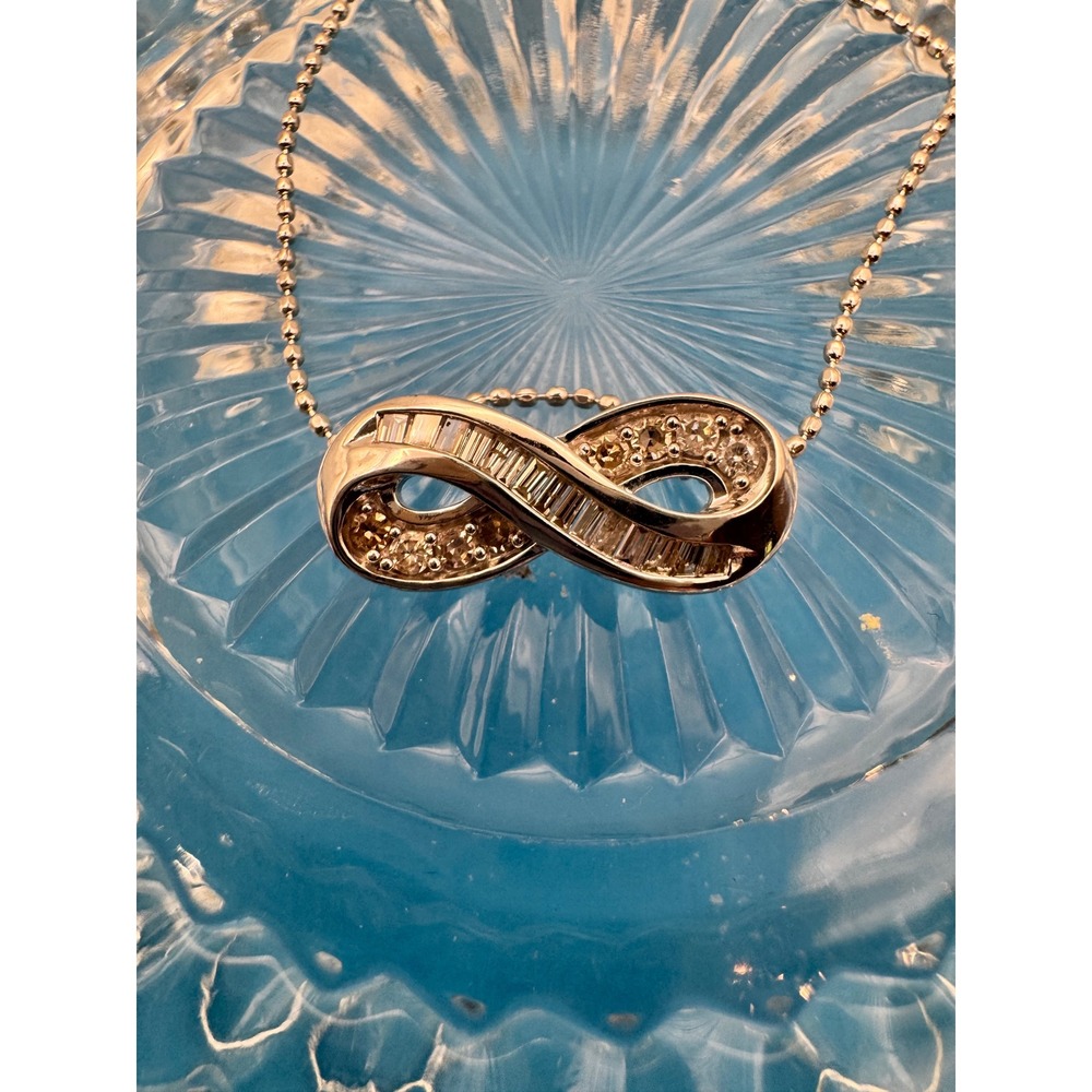 Sterling Silver 0.35ctw Diamond Infinity Pendant Necklace